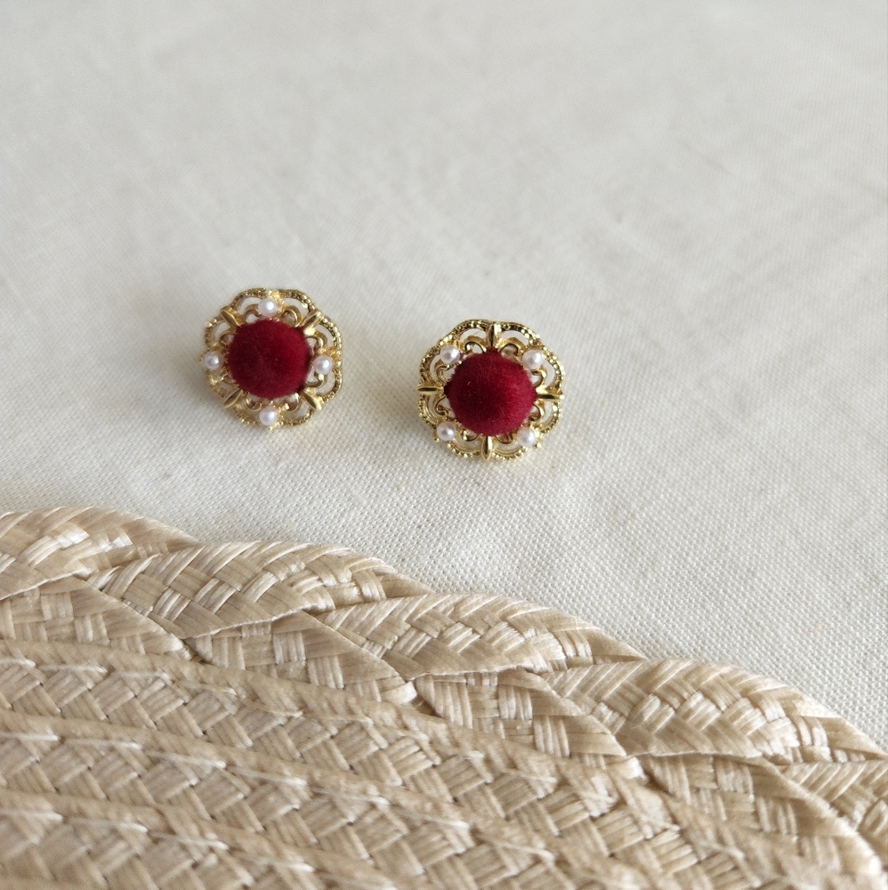 Velvet earrings